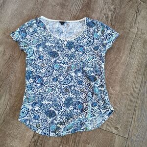 2/$20 Ann Taylor floral t-shirt xs